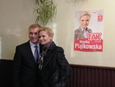 Grzegorz Napieralski podkreślił, że cieszy się, iż listę SLD w okręgu podkrakowskim otwiera kobieta – Monika Piątkowska. Fot. Magdalena Uchto