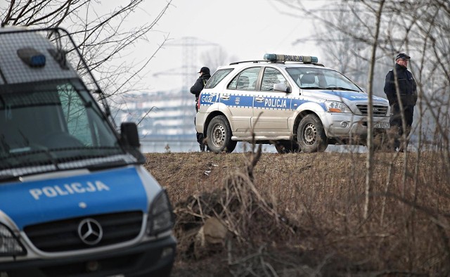 Badanie alkomatem wykazało kierowca uciekający przed policją miał aż 2 promile alkoholu w organizmie.