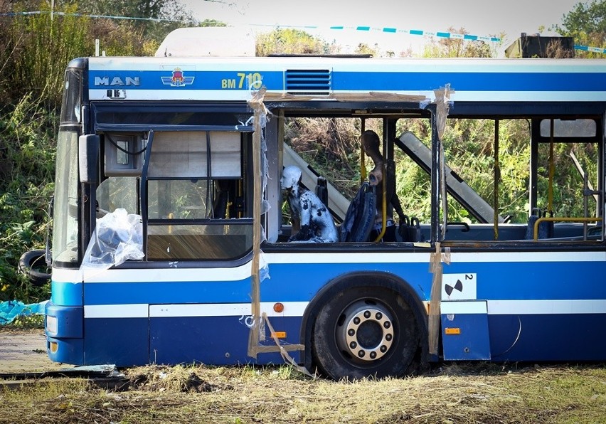 Wrocław: Tak wygląda autobus po wybuchu bomby