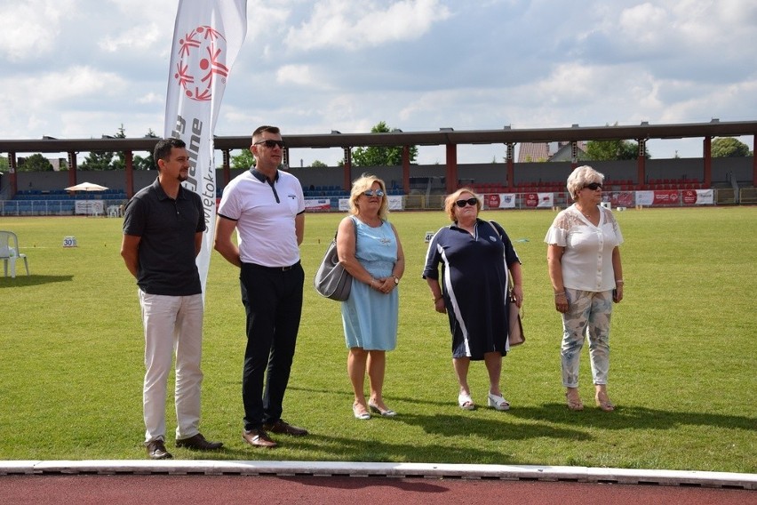 Olimpiady Specjalne w Sandomierzu. 150 zawodników na stadionie (NOWE ZDJĘCIA)