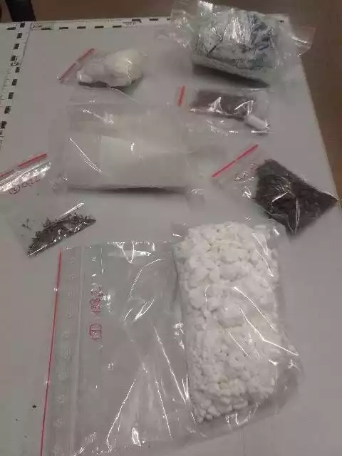 Kryminalni odnaleźli w lodówce prawie 140 gramów amfetaminy oraz ponad 4 gramy marihuany.