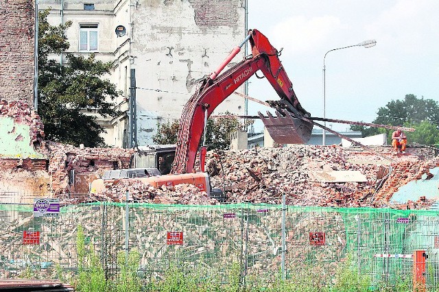 Dwie kamienice na rogu ul. Kilińskiego i ul. Orlej mają zniknąć do końca sierpnia.