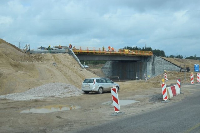Obwodnica Suwałk w budowie. To już 65 tydzień prac. Generalna Dyrekcja Dróg Krajów i Autostrad podała, że prace budowlane zakończone sa już w 53%.