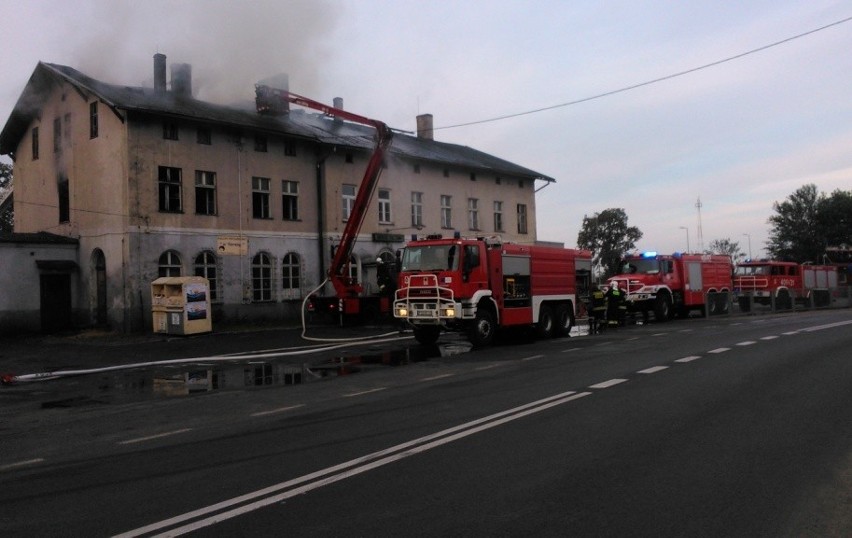 Płonął opuszczony dworzec PKP w Zwierzynie. Budynek był...