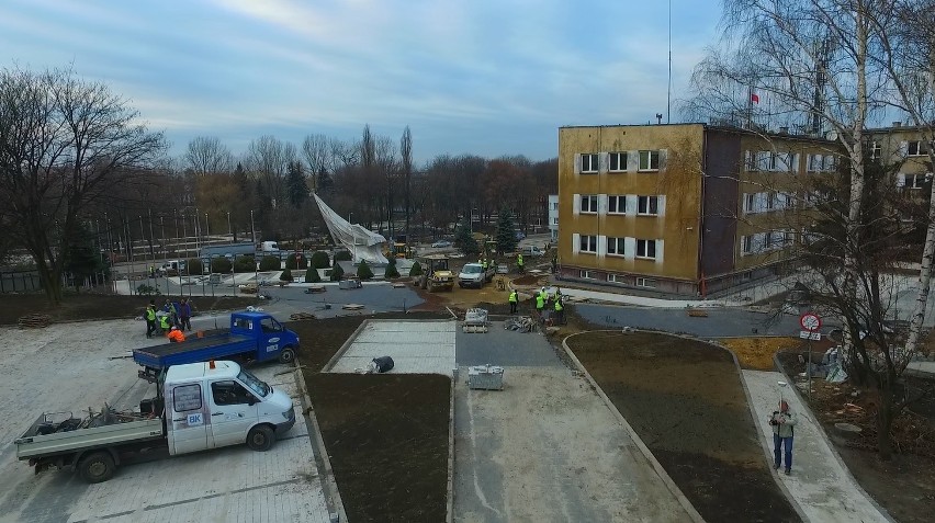 Praca przed urzędem w Czeladzi wre. Zobaczcie zdjęcia z drona [ZDJĘCIA]