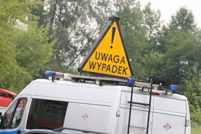 Wypadek w Głogowie. Dwie osoby w szpitalu