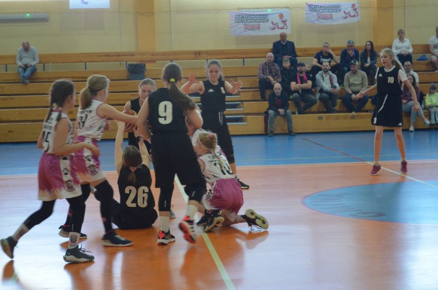 Toruń zlikwiduje jedyną klasę sportową dla koszykarek? "Plany i marzenia dziewczynek legną w gruzach"