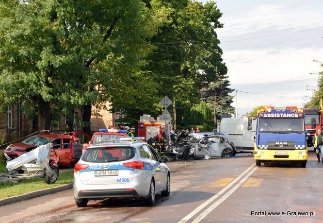 Grajewo. Wypadek na ul. Piłsudskiego. Karambol na ul. Piłsudskiego. Zderzyło się 6 pojazdów (zdjęcia)