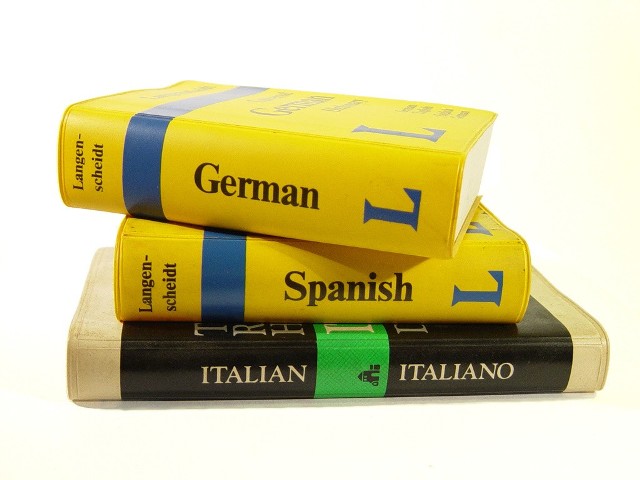 Rodzice optowali za językiem niemieckim, uznając, że obok angielskiego należy on do najbardziej przyszłościowych. 