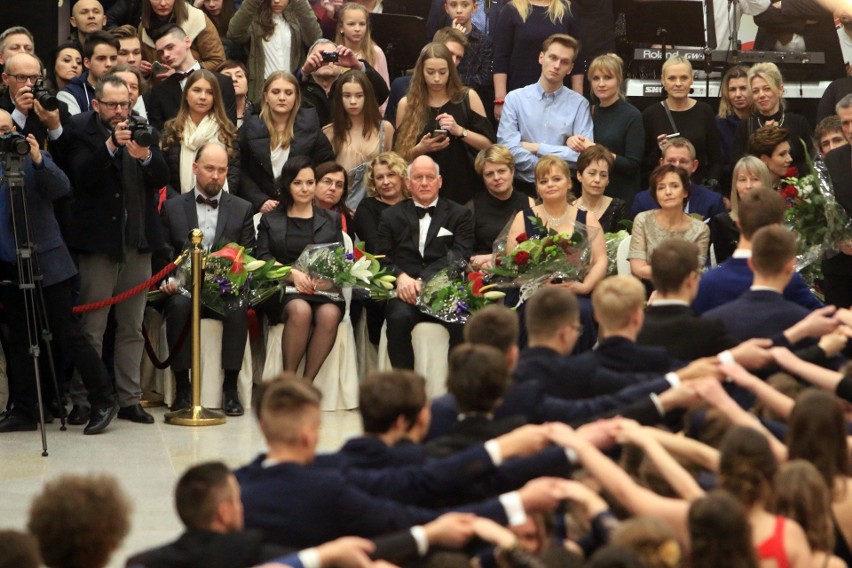 Studniówka I LO w Lublinie. Zobacz, jak bawił się "Staszic" (ZDJĘCIA, WIDEO)