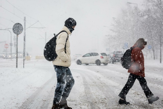 Jak przekazała synoptyk z Instytutu Meteorologii i Gospodarki Wodnej, do Polski nadciąga prawdziwa zima.