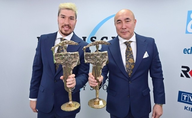 Oto laureaci Plebiscytu Sportowego 2021 - Alex Dujszebajew i jego tata, trener Talant Dujszebajew. Obydwaj są wśród nominowanych w plebiscycie za 2022 rok.