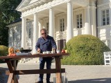 Robert Makłowicz, autor programów kulinarnych gościł w Pałacu Mała Wieś. Przyrządzał potrawy z jabłek