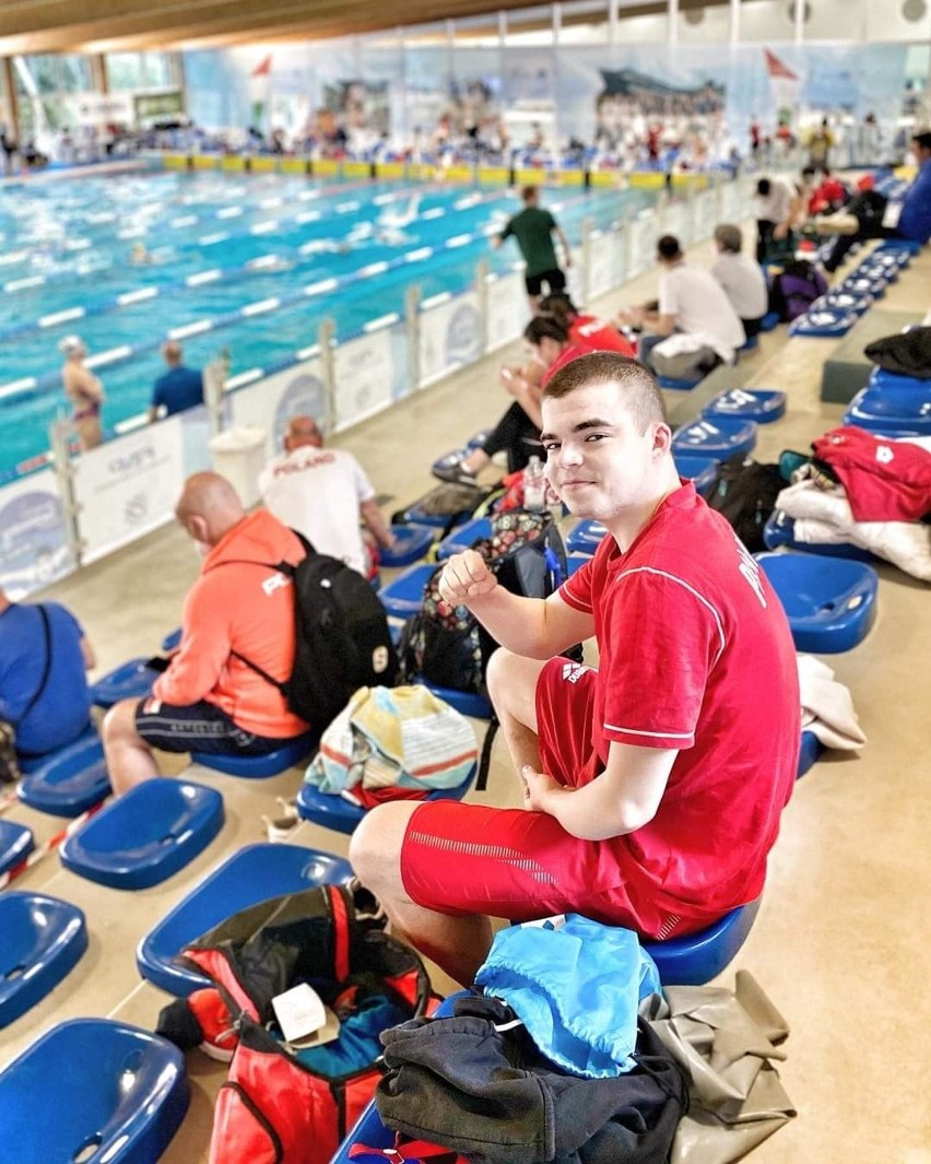 Puchar Świata w pływaniu World Series Para Swimming. Reprezentant Polski z Krakowa z dwoma medalami  
