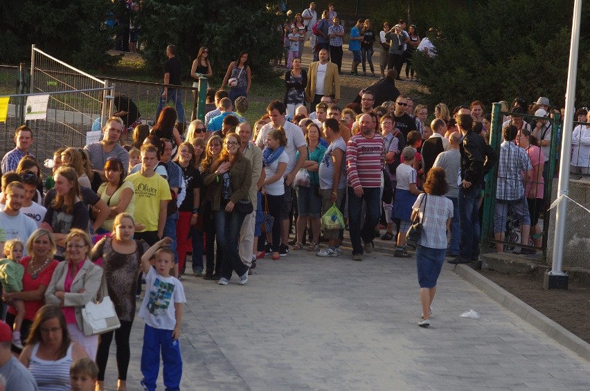 Godzina 18.30, 8 września. Kolejka do Elki