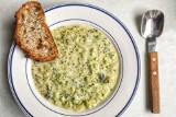 Zupa serowa z brokułami. Przepis na prosty i szybki posiłek. Poleca Plate by Kate