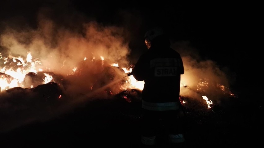 Pożar stogu siana na ul. Tartacznej wybuchł w nocy z soboty...