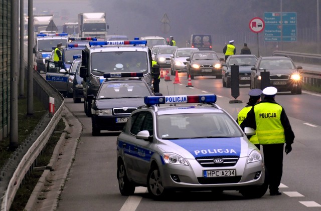 Święta to wzmożony ruch na drogach, partole policji będą czuwać nad bezpieczeństwem