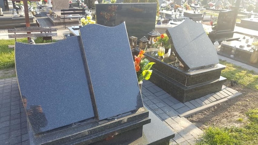 Bulwersująca historia. Ktoś zdewastował ponad 30 grobów na cmentarzu. 15 tys. zł nagrody za jego wskazanie 