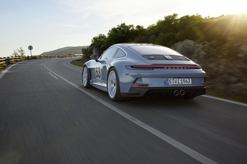 Nowe Porsche 911 S/T można już zamawiać, w cenie 1 623 000...