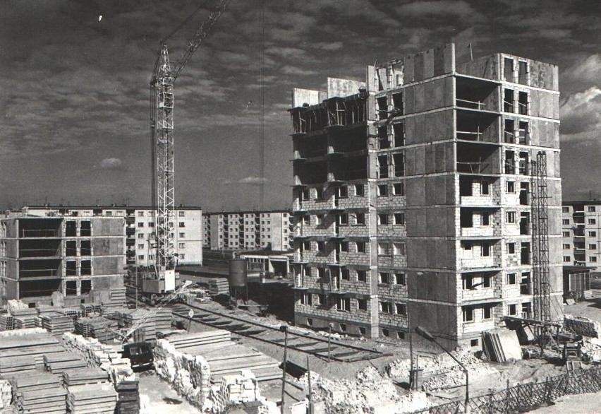 Budowa wieżowców na poznańskim Grunwaldzie. Zdjęcie z 1969...