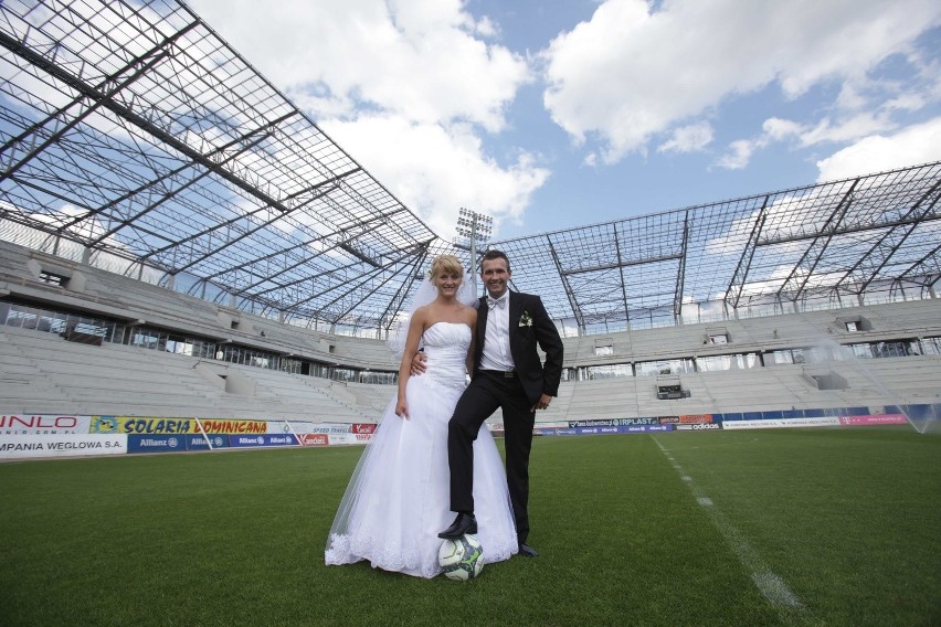 Sesja ślubna na stadionie Górnika Zabrze
