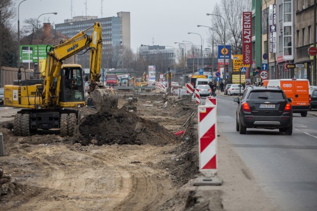 Utrudnienia na Mogilskiej, związane z przebudową torowiska