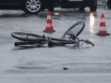 Pijany kierowca potrącił rowerzystkę i uciekł