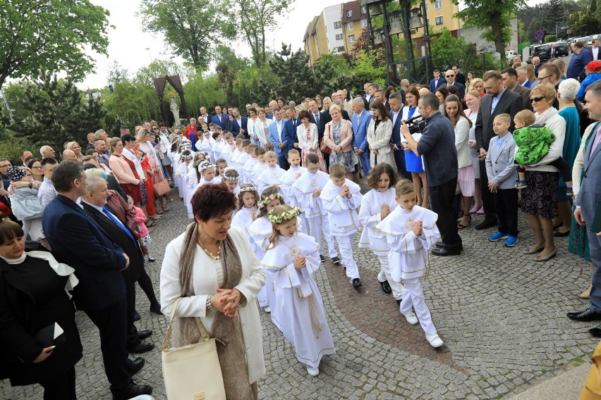 Na tradycyjną formę pierwszej komunii w tym roku nie ma co...