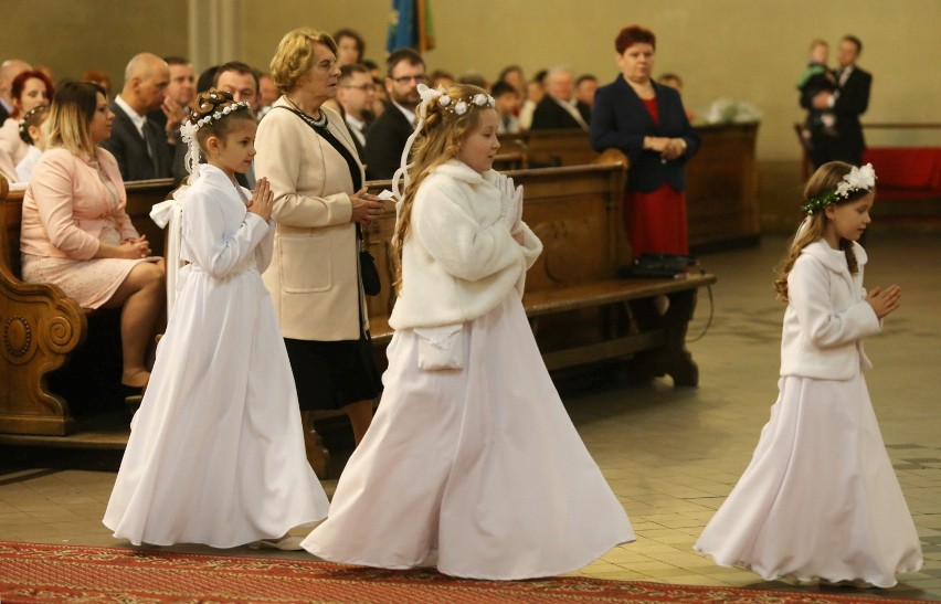 Kraków. Pierwsza komunia w pandemii. Niektóre parafie szykują się do uroczystości w maju. Inne uzależniają termin od obostrzeń