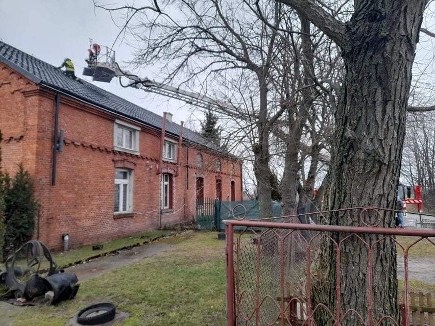 Kilkadziesiąt interwencji strażaków w Toruniu i okolicach - powodem porywisty wiatr