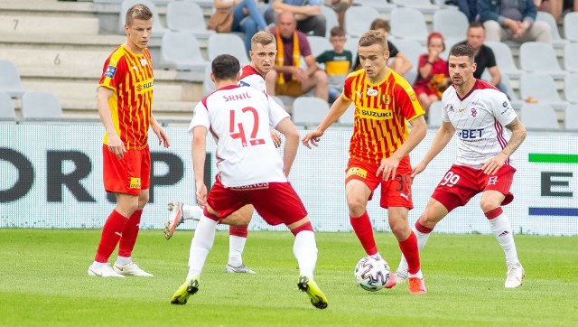 Korona Kielce pokonała ŁKS 1:0. Daniel Szelągowski znowu zagrał świetny mecz - zaliczył asystę przy golu Iwo Kaczmarskiego, a później zdobył drugą bramkę.