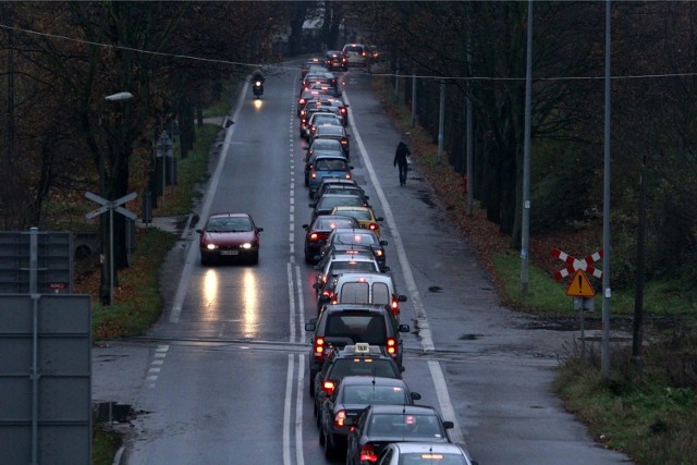 Korki na ulicy Obornickiej to tylko jeden z problemów