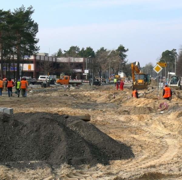 Skrzyżowanie zamieniło się w plac budowy.