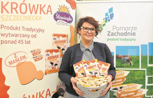 Paulina Kopacz z Cukierniczej Spółdzielni Inwalidów w Szczecinku prezentuje wyjątkowo smakowity produkt tradycyjny.