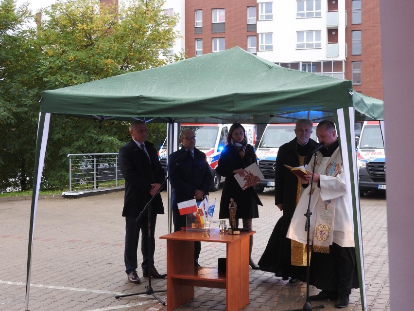 O kolejne już nowe karetki w tym roku wzbogaciło się...