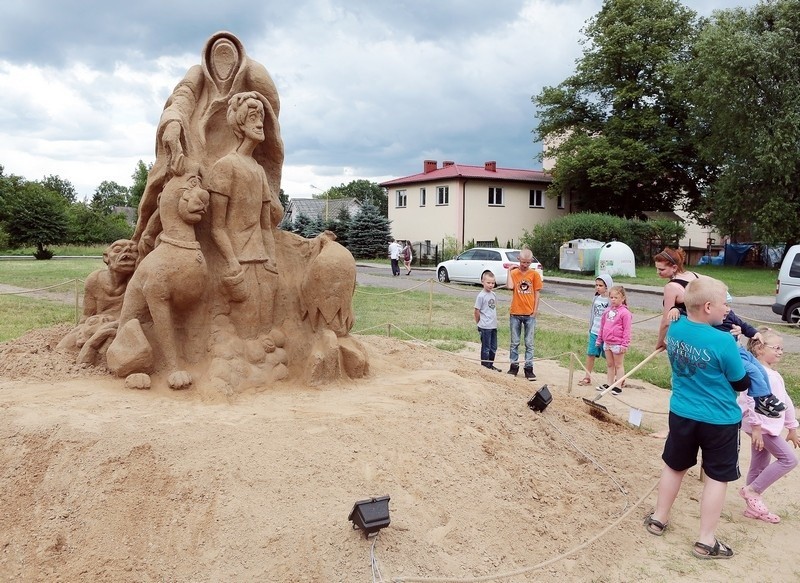 Festiwalu Rzeźb w Piasku w Ińsku.