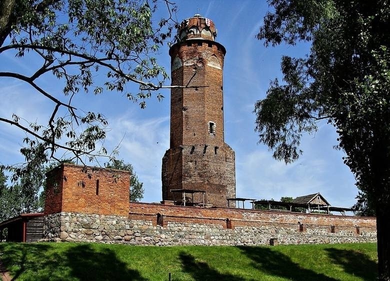 Murowany zamek komturii krzyżackiej został wzniesiony w...