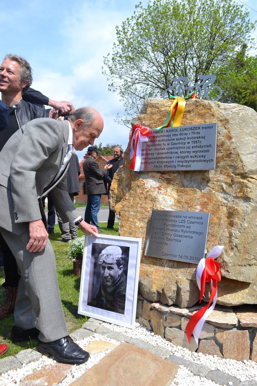 W Czernicy odsłonięto obelisk upamiętniający legendarnego...