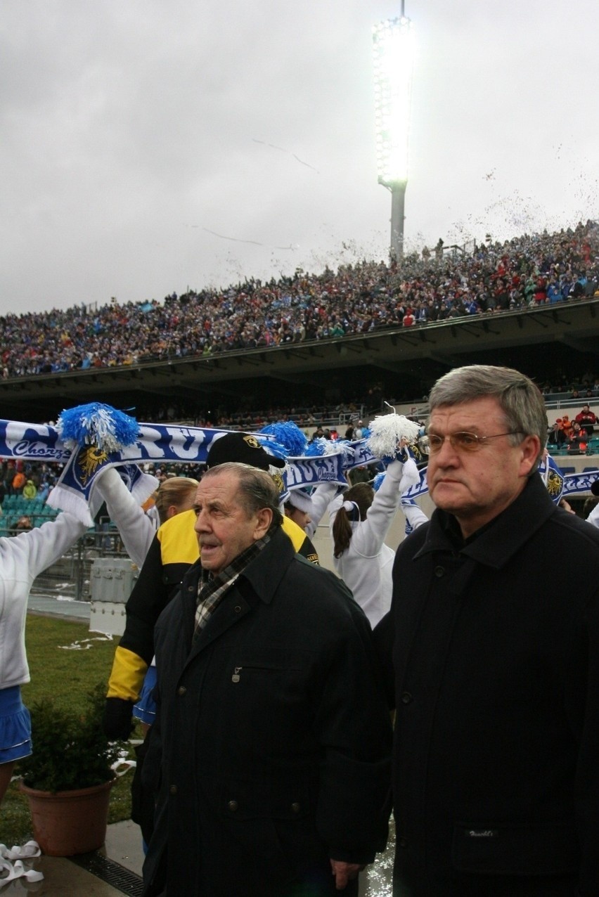 Wielkie Derby Śląska rozegrane w 2008 r. na Stadionie...