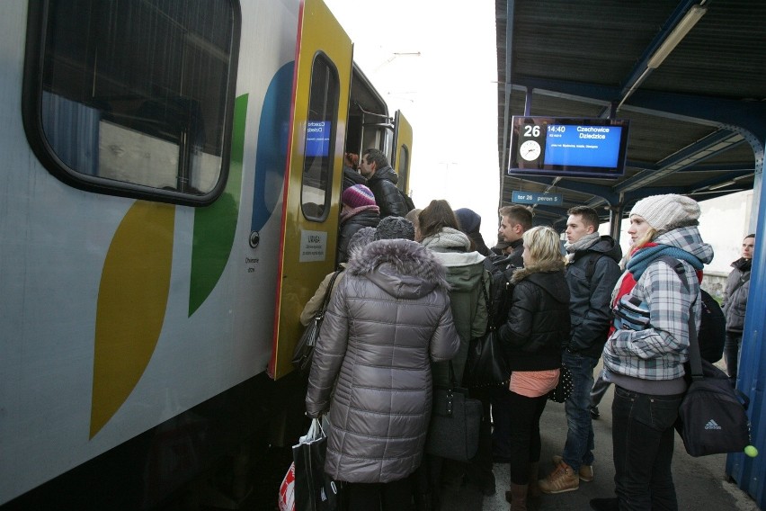 Na słynnym peronie piątym katowickiego dworca PKP nie ma ani...