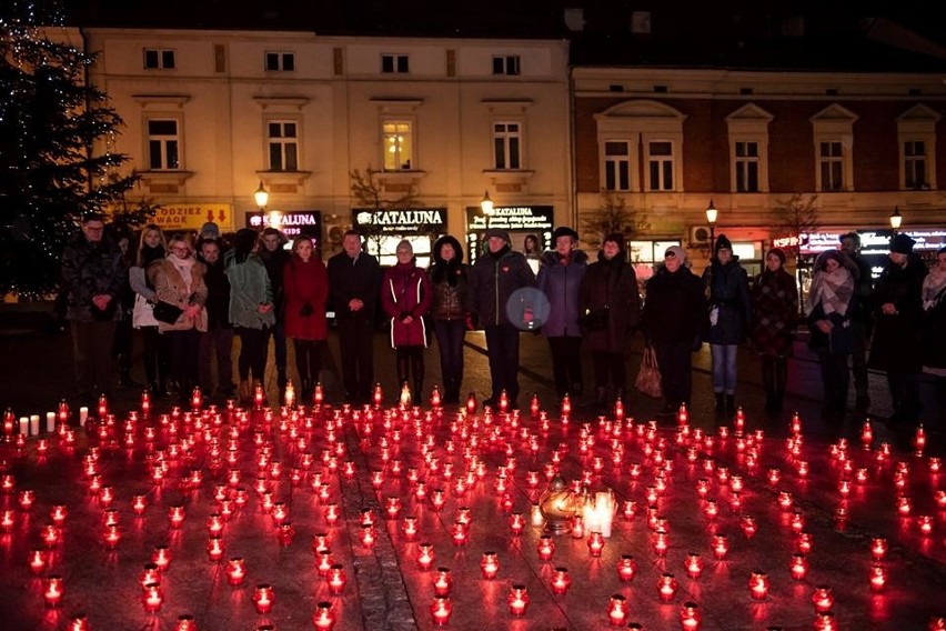 "Wieliczka dla Gdańska". Na Rynku Górnym zapłonęły znicze