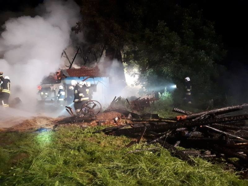 Barcice. Pożar stodoły. Jedna osoba poszkodowana [ZDJĘCIA]