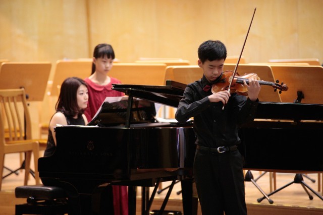 Koncert w opolskiej szkole muzycznej z okazji chińskiego Roku Koguta.