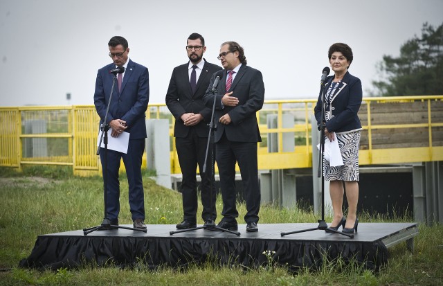 Podczas przedwakacyjnej konferencji nad Kanałem Jamneńskim minister Marek Gróbarczyk zapowiadał, że działania naprawcze będą zrealizowane jeszcze w tym roku. Czasu jest więc mało...