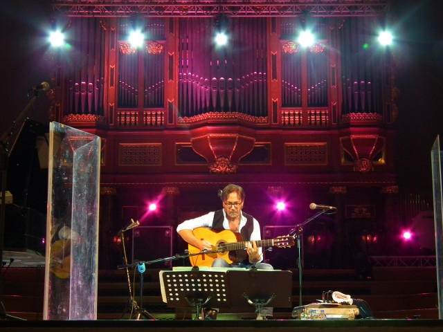 Al Di Meola przyjeżdża do Torunia promować najnowszy album „Elysium”. Pojawią się też jego interpretacje utworów The Beatles.