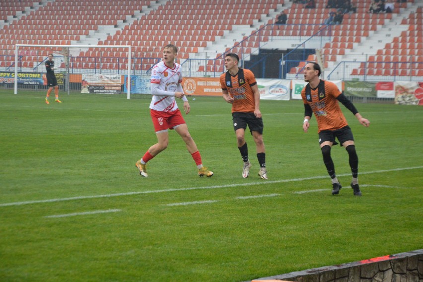 3 liga. Spektakl jednego bohatera. Kostiantyn Czernij strzelił trzy gole, a KSZO 1929 Ostrowiec pokonał Wiązownicę 4:0