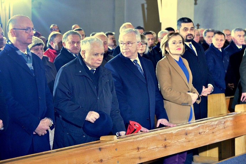 Jarosław Kaczyński w Starachowicach. Uczci pamięć zmarłej mamy. Zapis transmisji