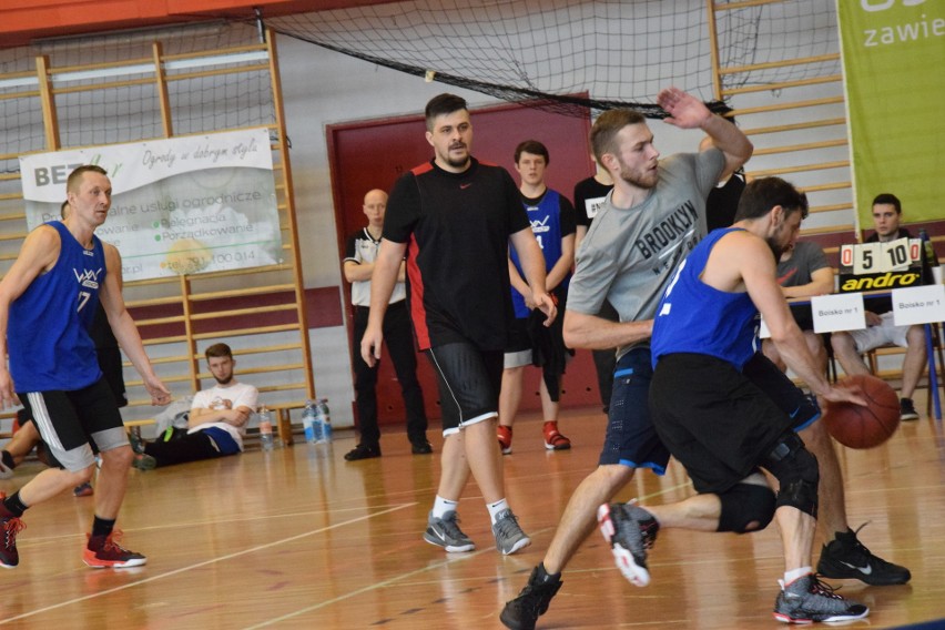 Jura Streetball On Tour. Koszykówka uliczna zawładnęła Zawierciem ZDJĘCIA