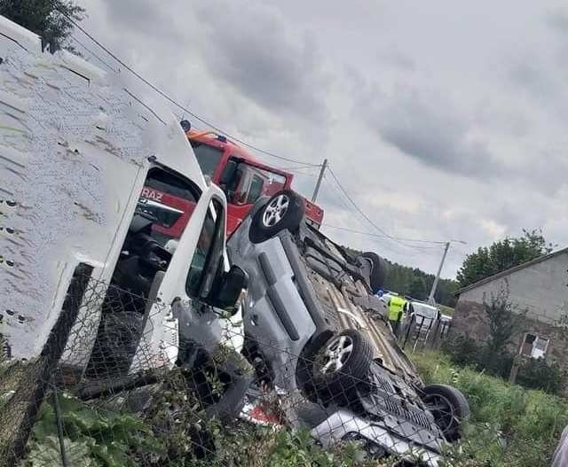 Wypadek w Dzbeninie gm. Troszyn, 28.08.2020. Zdjęcia